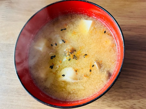 パパッと簡単♪ぶなしめじとキャベツと豆腐の味噌汁